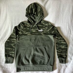 Like new Puma Men's Green Camo Hoodie